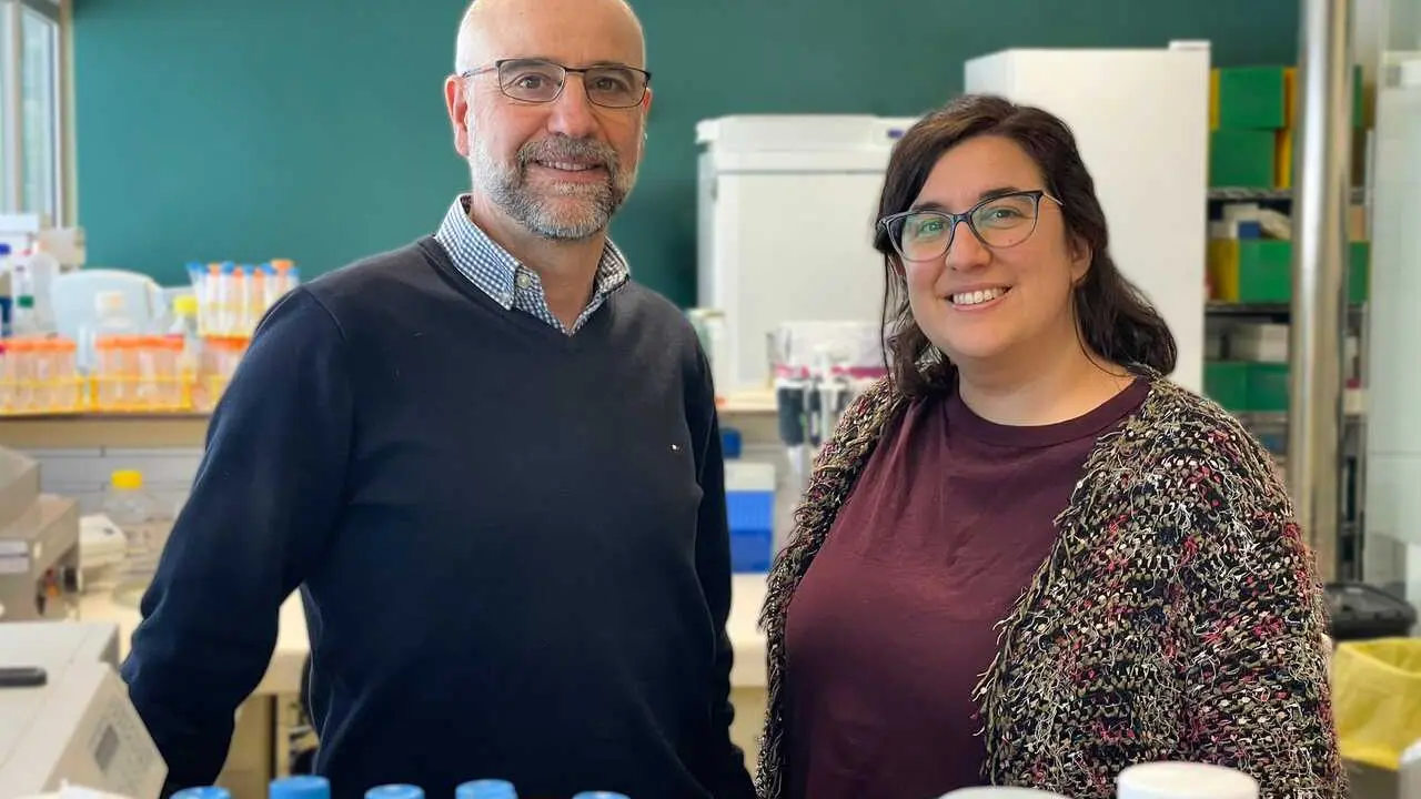 Los investigadores de IrsiCaixa que han participado en el estudio.