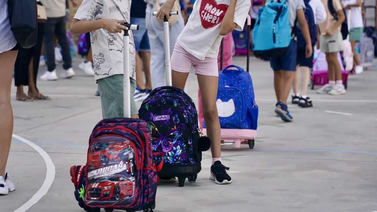 Archivo - Im&aacute;genes de la vuelta al colegio, a 10 de septiembre de 2025 en M&aacute;laga (Andaluc&iacute;a, Espa&ntilde;a). 