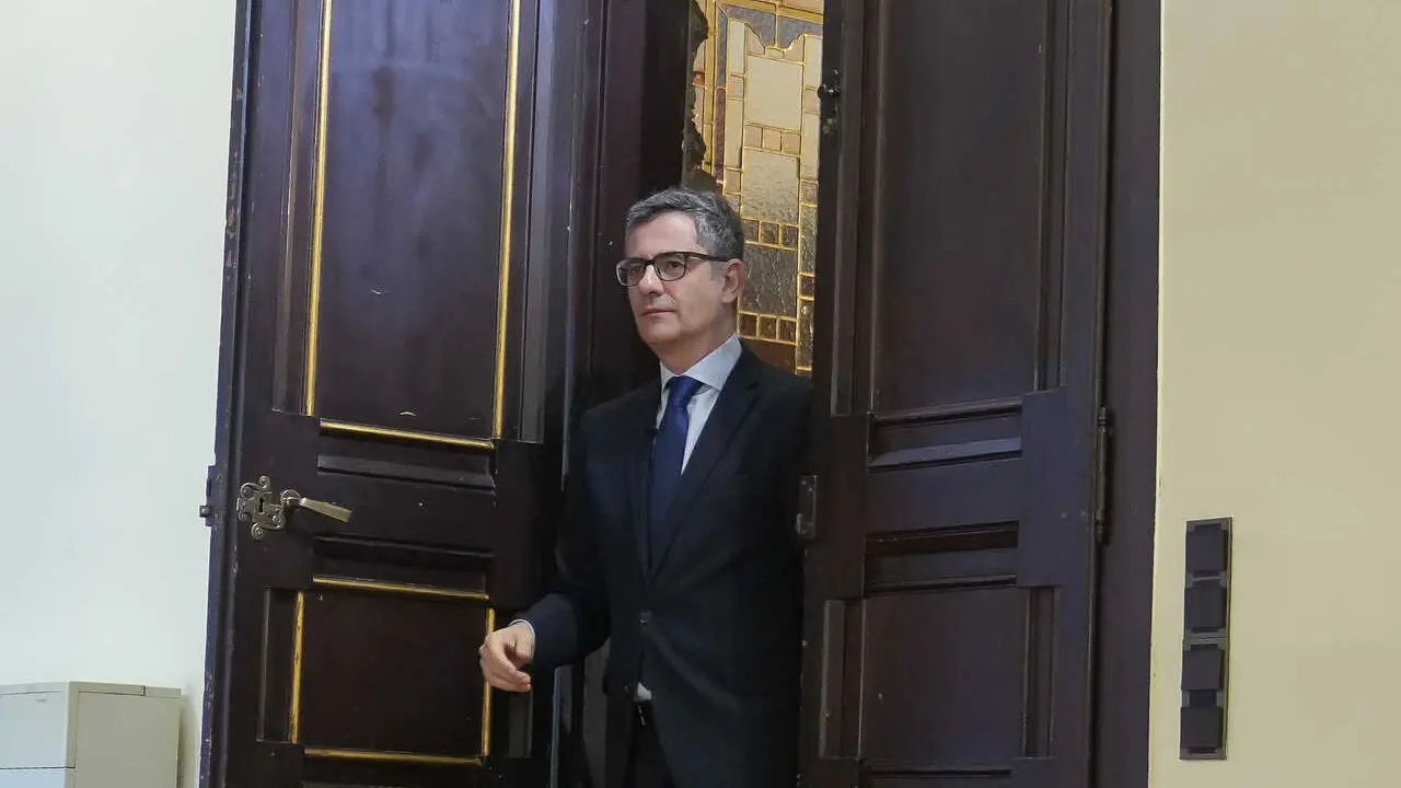 Archivo - El ministro de la Presidencia, Relaciones con las Cortes y Justicia, F&eacute;lix Bola&ntilde;os, en la Delegaci&oacute;n del Gobierno, a 16 de julio de 2025, en Barcelona, Catalu&ntilde;a (Espa&ntilde;a).