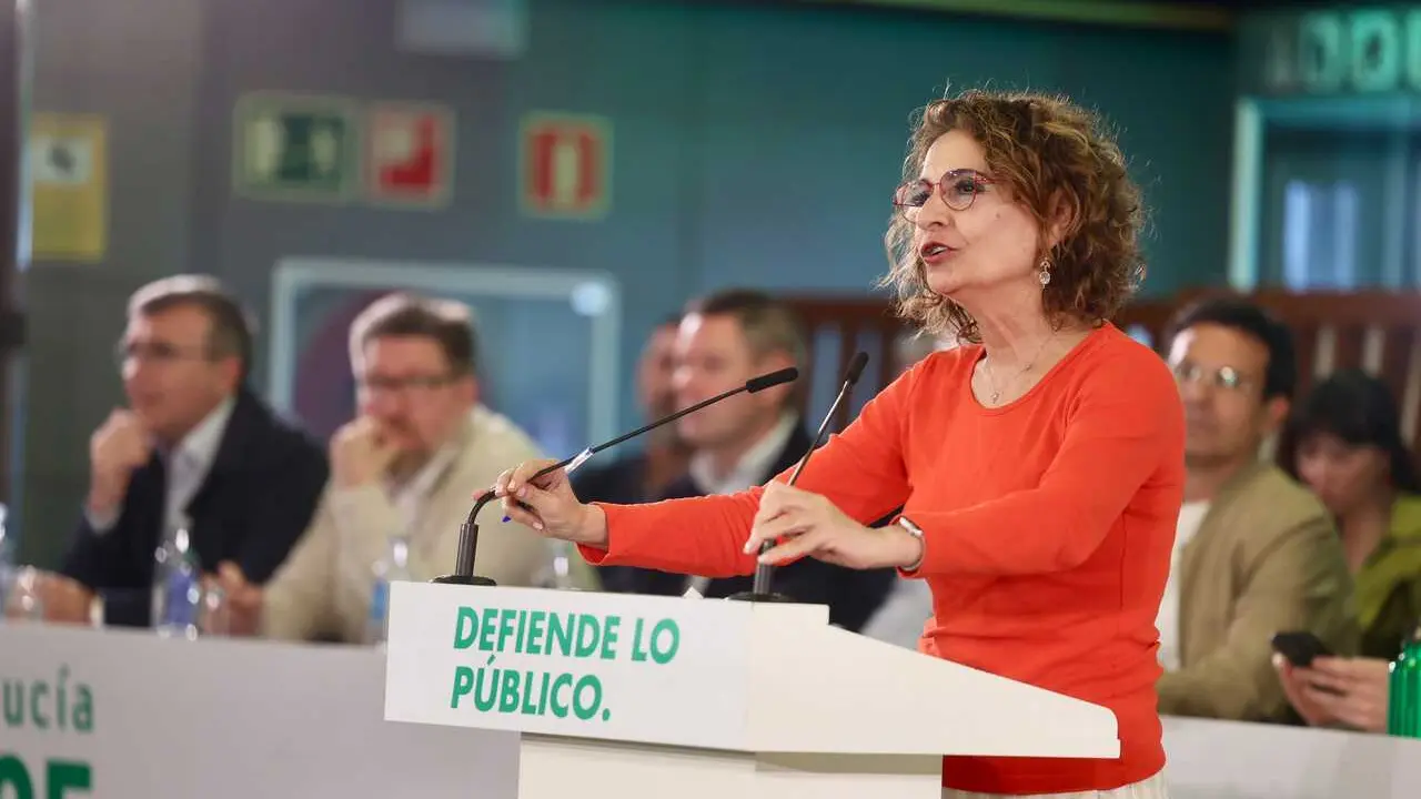 La candidata a la Junta del PSOE-A, Mar&iacute;a Jes&uacute;s Montero, durante el Comit&eacute; Director del partido celebrado el 10 de abril de 2026 en C&aacute;diz 