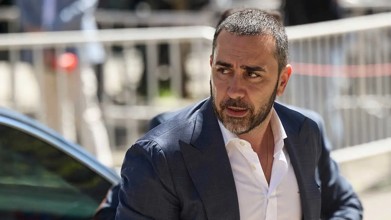 El empresario V&iacute;ctor de Aldama, a su llegada al Tribunal Supremo, a 15 de abril de 2026, en Madrid (Espa&ntilde;a). Los acusados se sientan desde el pasado 7 de abril en el banquillo del Tribunal Supremo por presuntas irregularidades en los contratos de mascaril