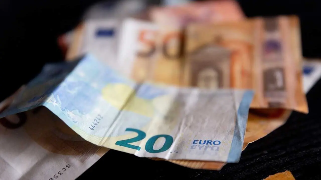 Archivo - (Foto de ARCHIVO) (Foto de ARCHIVO)Varios billetes  EDUARDO PARRA / EUROPA PRESS 09/1/2024