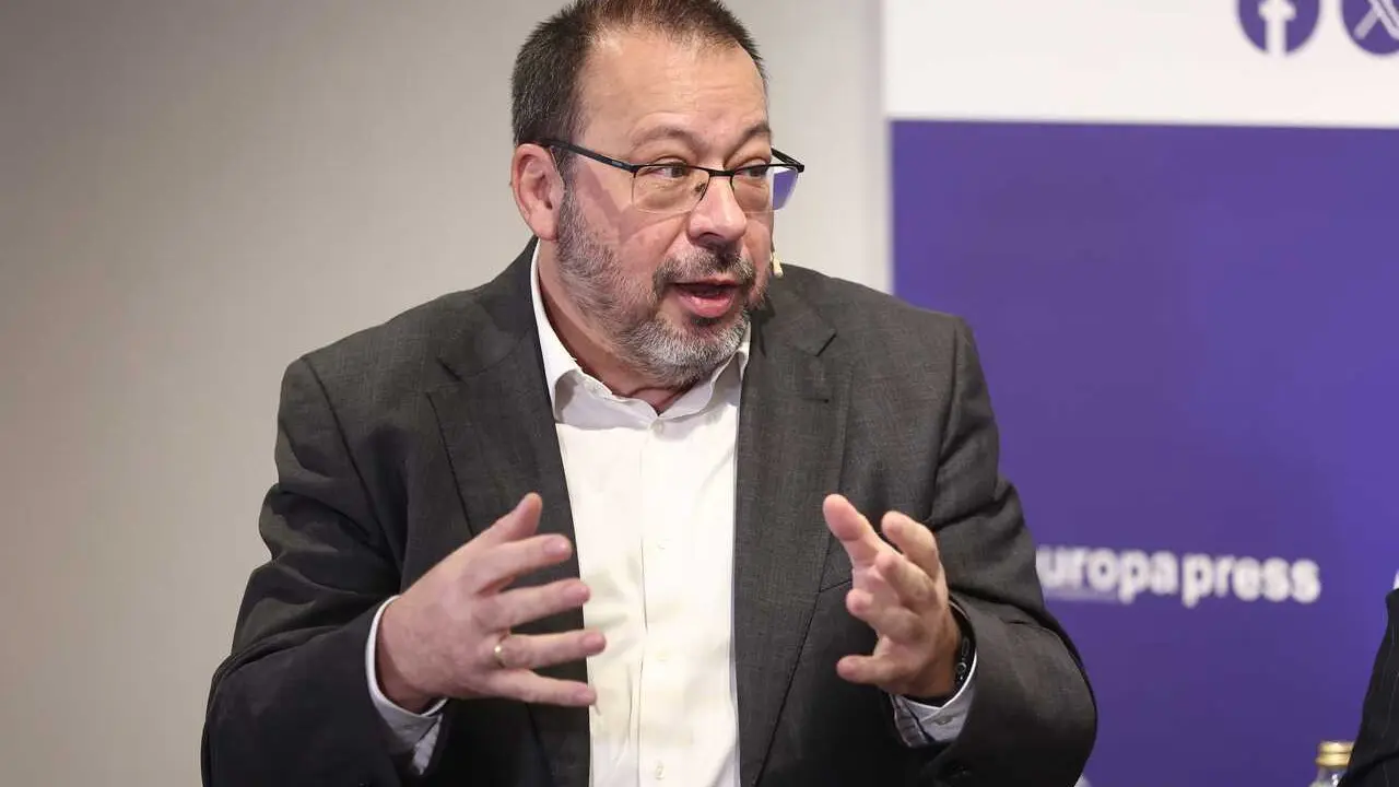 Archivo - Imagen de archivo del director general de Cartera Com&uacute;n del Sistema Nacional de Salud, C&eacute;sar Hern&aacute;ndez.