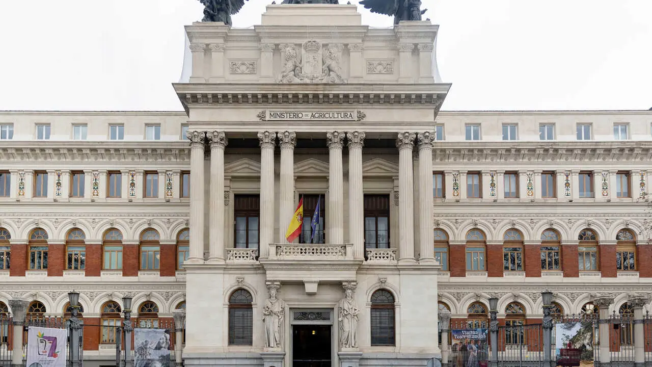 Archivo - Fachada del Ministerio de Agricultura, Pesca y Alimentaci&oacute;n