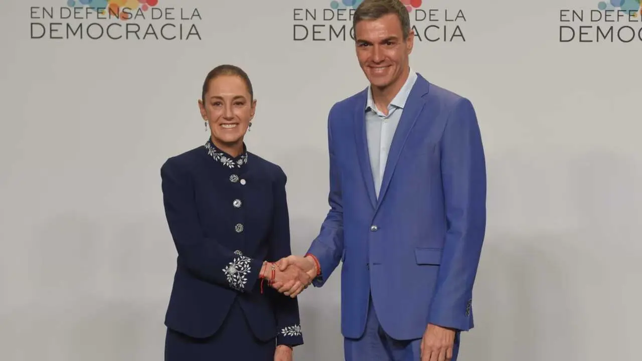 El presidente del Gobierno, Pedro S&aacute;nchez, junto a la presidenta de M&eacute;xico, Claudia Sheinbaum