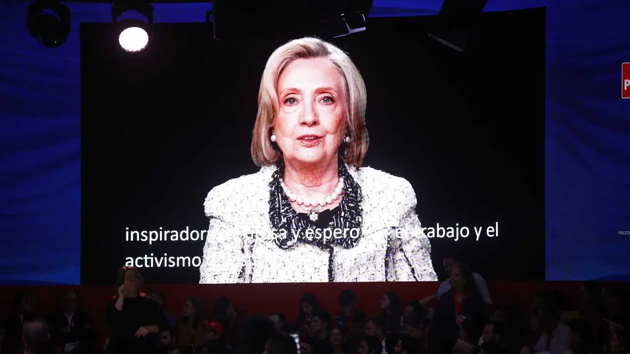 La exsecretaria de Estado estadounidense Hillary Clinton en una intervenci&oacute;n grabada en la segunda jornada de la Global Progressive Mobilisation (GPM)