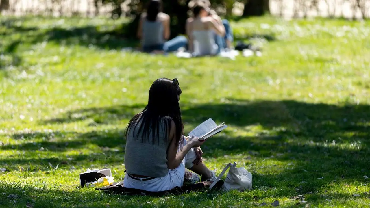 Archivo - La inestabilidad persiste este domingo en el norte y nordeste mientras que nueve provincias superar&aacute;n los 30&ordm;