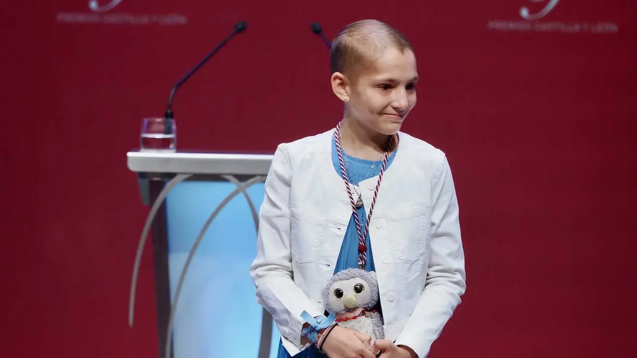 Archivo - La galardonada Mar&iacute;a Caama&ntilde;o M&uacute;&ntilde;ez, por el Premio Castilla y Le&oacute;n de los Valores Humanos y Sociales 2024, durante la entrega de los Premios Castilla y Le&oacute;n 2024