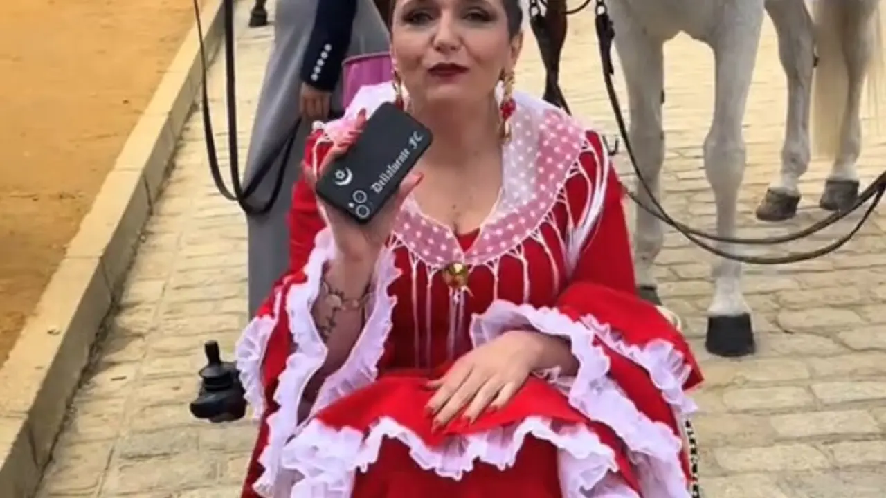 Cristina con su traje de flamenca adaptado