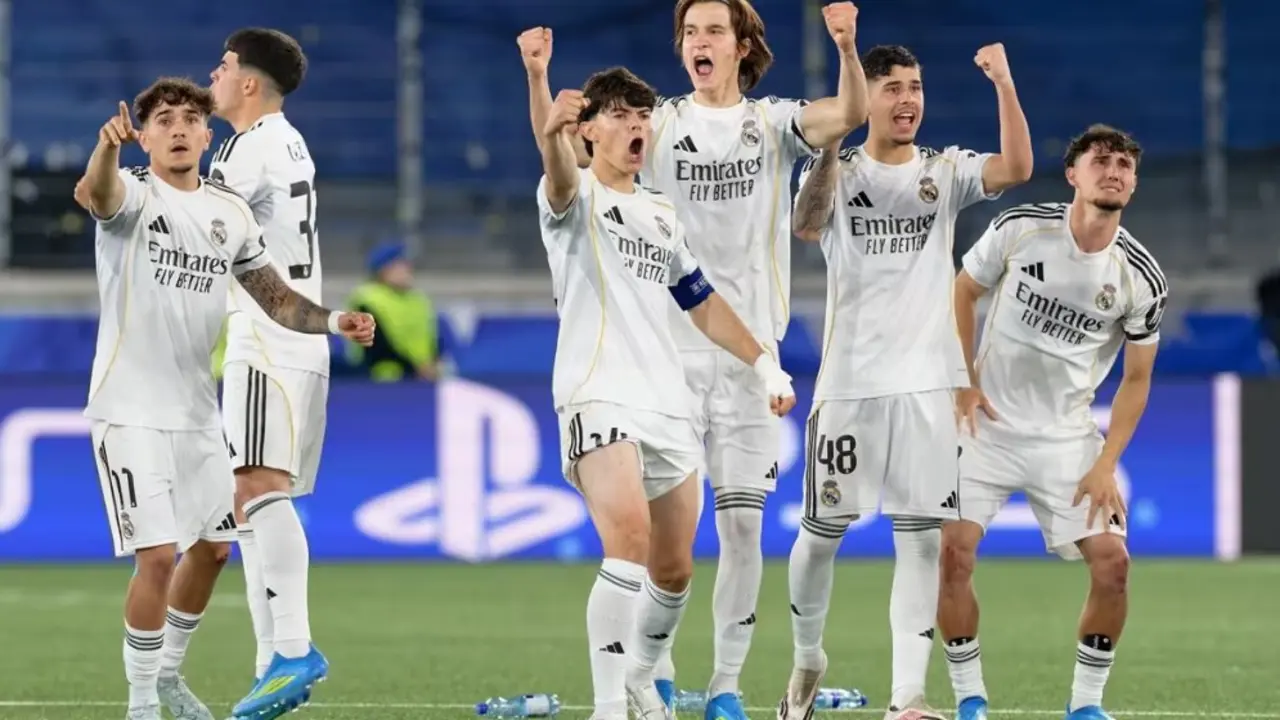 El Juvenil A del Real Madrid celebrando en la tanda de penaltis