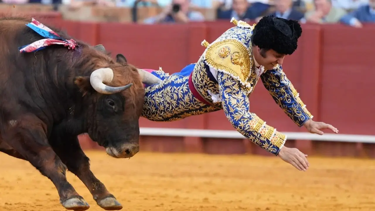 La cogida de Morante en la Feria de Sevilla