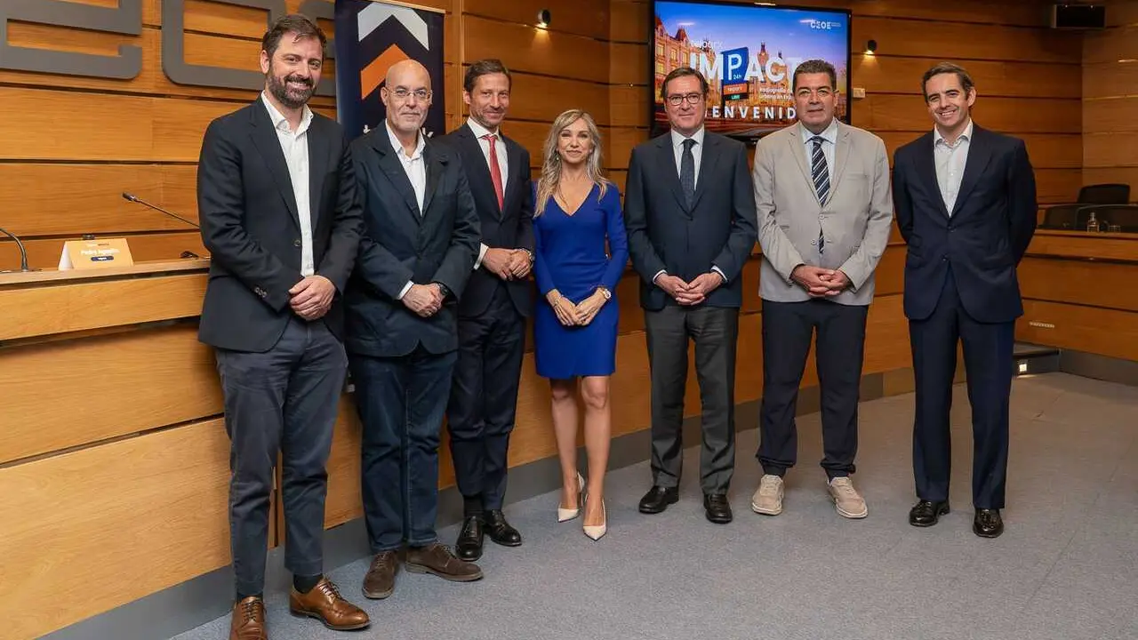 El 71% de los espa&ntilde;oles elige moverse por 'comodidad' y solo el 7% prioriza el medioambiente, seg&uacute;n Telpark.