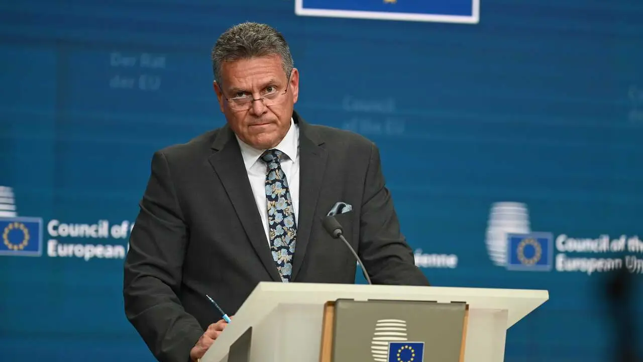 Archivo - El comisario de la UE Maros Sefcovic habla durante la reuni&oacute;n de ministros de Comercio de la UE en Bruselas