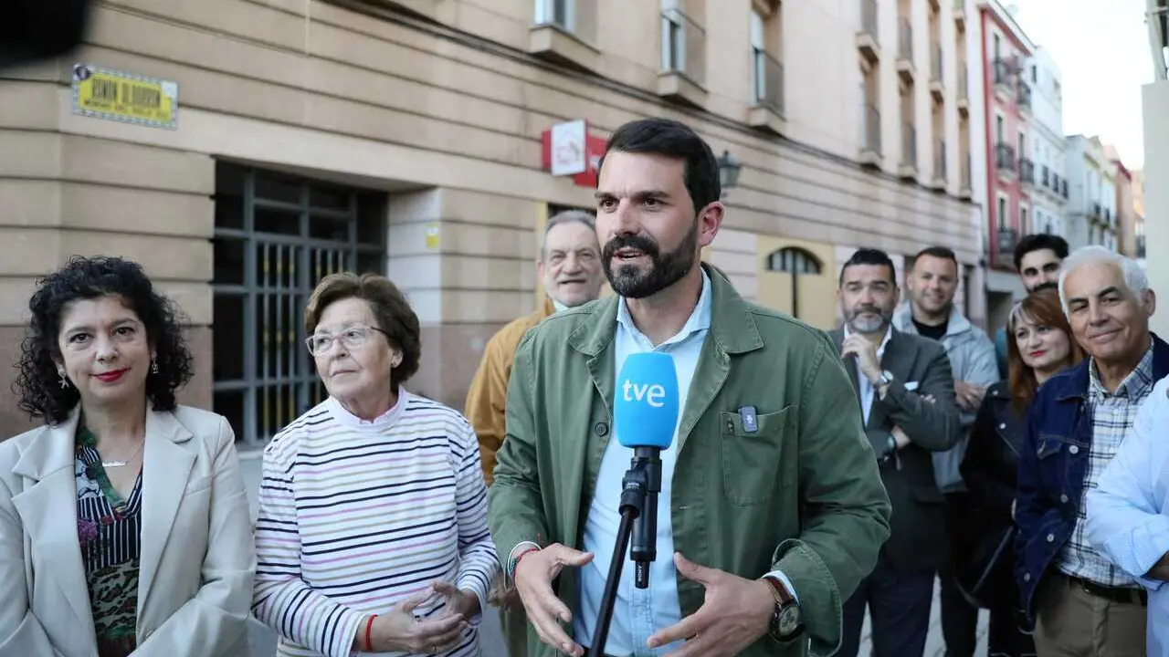 Archivo - El precandidato a la Secretar&iacute;a General del PSOE de Extremadura, &Aacute;lvaro S&aacute;nchez Cotrina. (Imagen de archivo). 