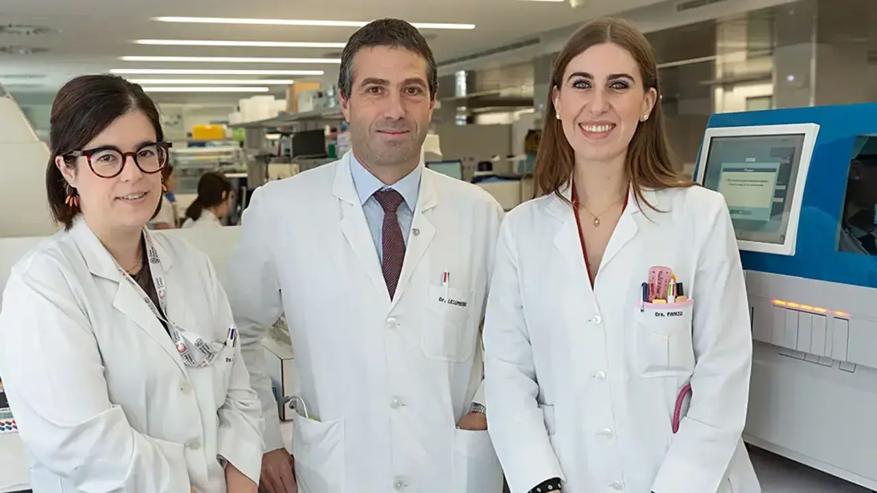 De izquierda a derecha, la Dra. Mar&iacute;a Marcos Jubilar, el Dr. Ram&oacute;n Lecumberri y la Dra. Mar&iacute;a Panizo, autores del estudio | CUN