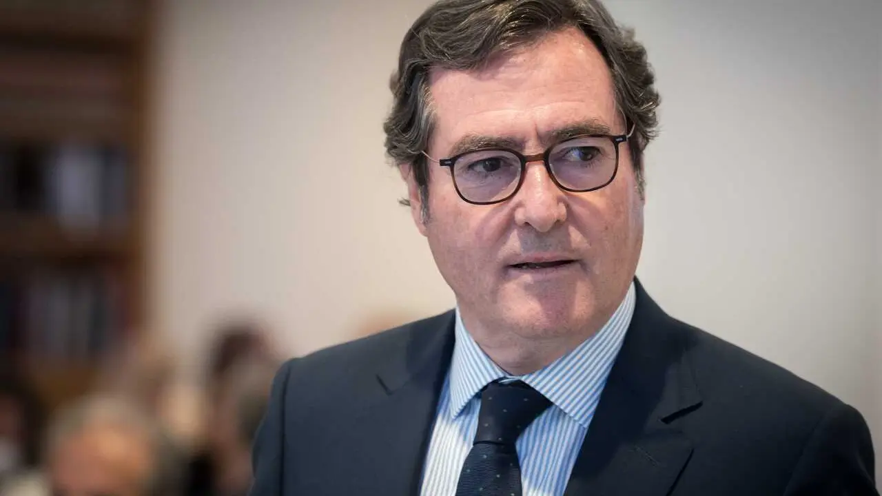 El presidente de CEOE, Antonio Garamendi, durante el encuentro empresarial CEOE-CEPYME, bajo el t&iacute;tulo &lsquo;Preparando los pr&oacute;ximos 100 a&ntilde;os&rsquo;, a 28 de abril de 2026, en Madrid (Espa&ntilde;a).