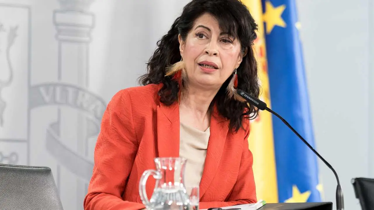 La ministra de Igualdad, Ana Redondo, durante una rueda de prensa tras el Consejo de Ministros, en el Palacio de La Moncloa, a 7 de abril de 2026, en Madrid (Espa&ntilde;a). 