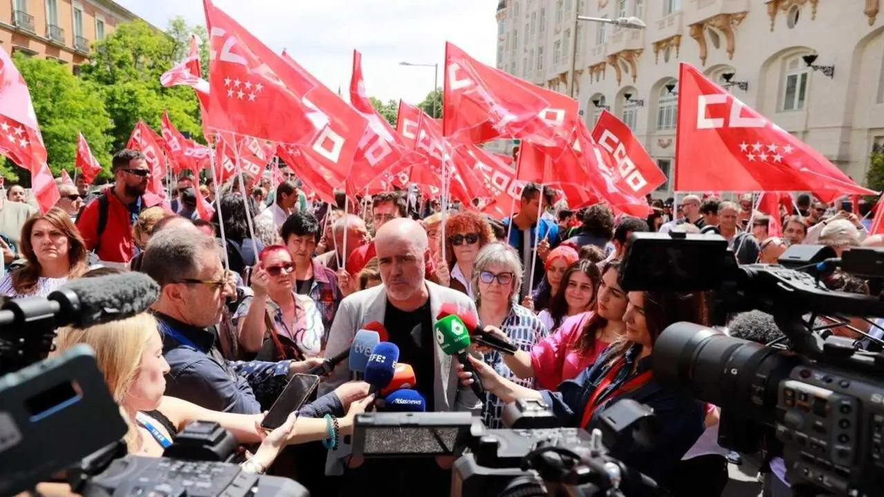 El secretario general de CCOO, Unai Sordo, este martes ante el Congreso de los Diputados para exigir la convalidaci&oacute;n del decreto sobre pr&oacute;rroga de los contratos de alquiler.