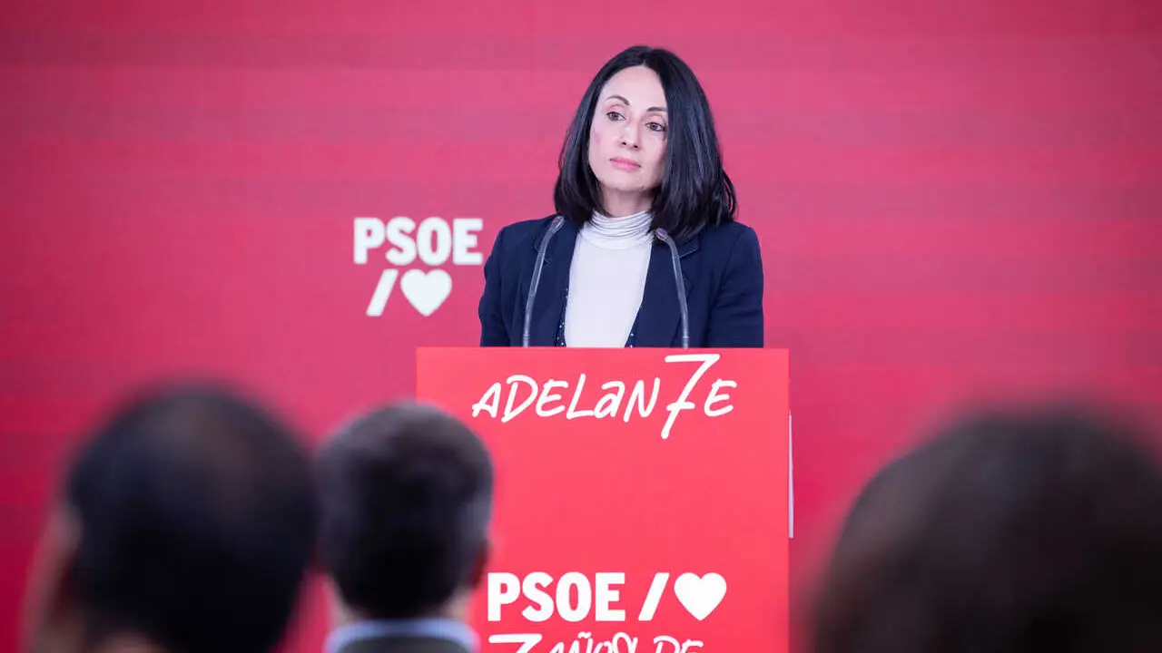 Archivo - La secretaria de Organizaci&oacute;n del PSOE, Rebeca Torr&oacute;, en una comparecencia en la sede del PSOE en Ferraz.