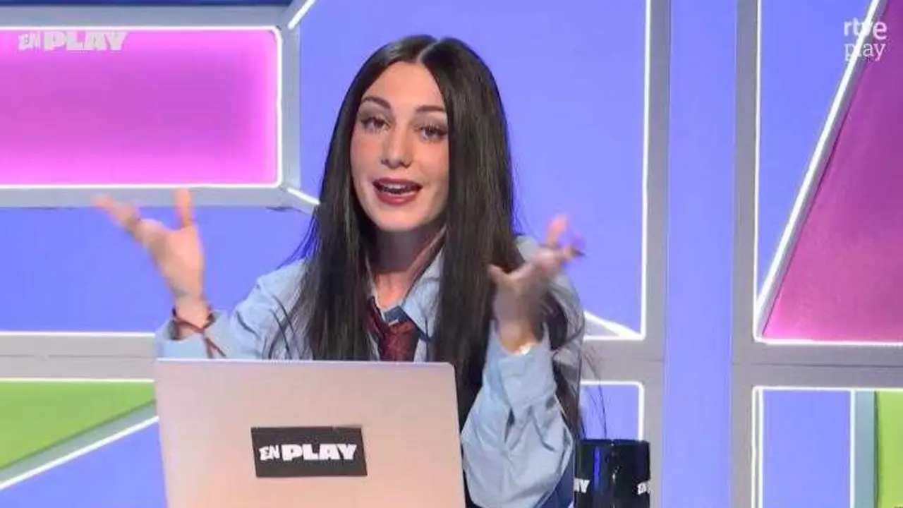 Adriana Hest desmiente bulos sobre ayudas sociales y explica requisitos reales