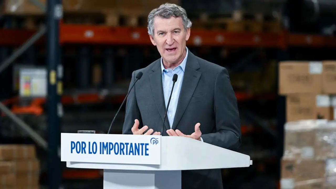 El  presidente del Partido Popular, Alberto N&uacute;&ntilde;ez Feij&oacute;o, clausura el acto sobre infraestructuras &lsquo;Pagas m&aacute;s, recibes menos&rsquo;, a 21 de abril de 2026, en Getafe, Madrid (Espa&ntilde;a).