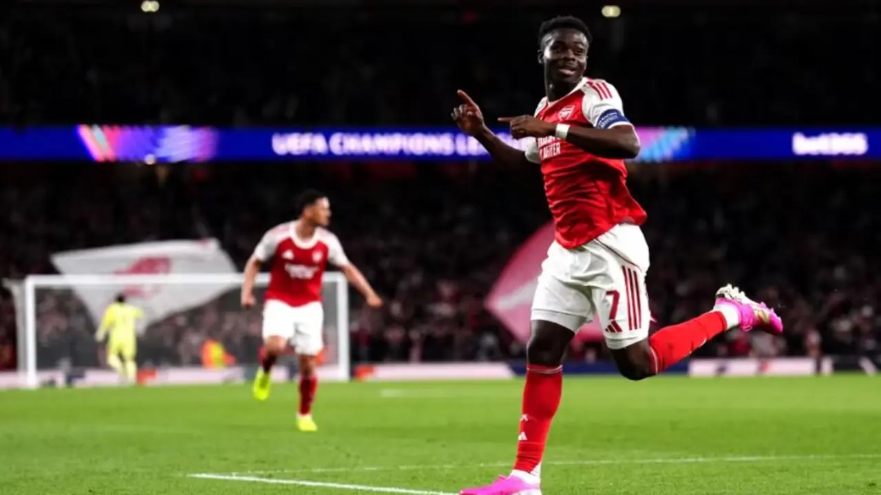 Saka celebrando el gol al Atl&eacute;tico de Madrid