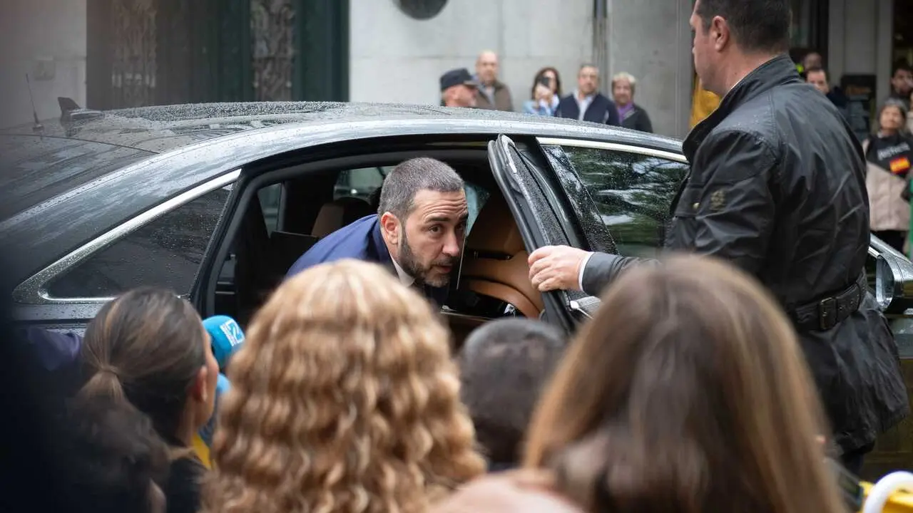 El empresario V&iacute;ctor de Aldama a su llegada al Tribunal Supremo, a 29 de abril de 2026, en Madrid (Espa&ntilde;a). 