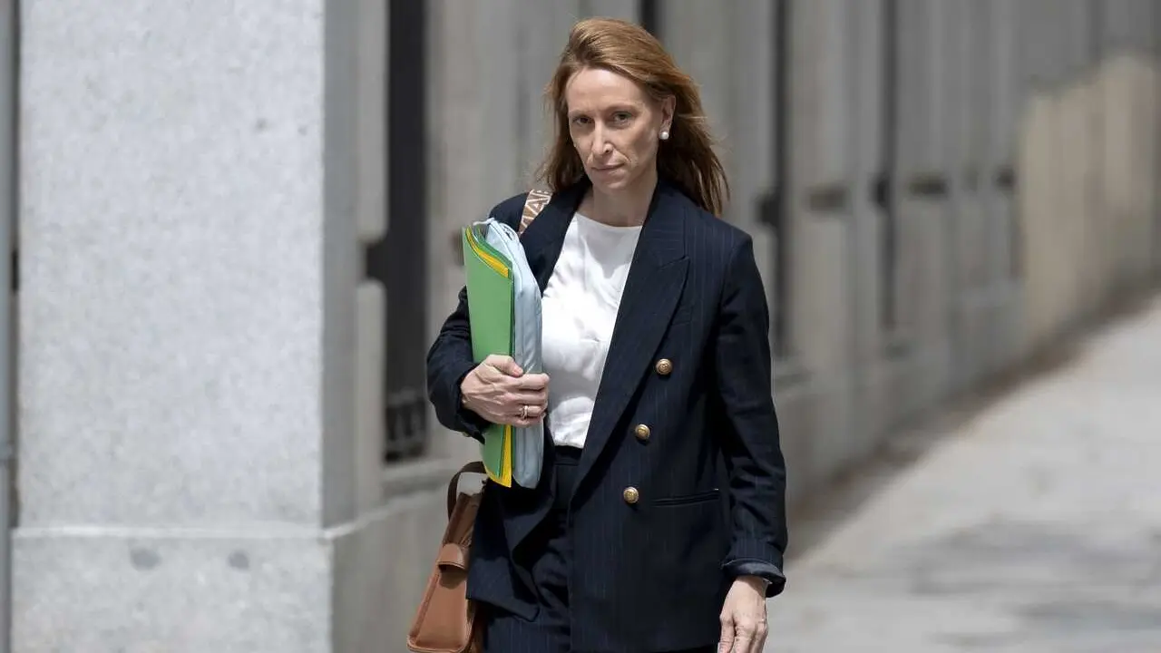 La abogada de Koldo Garc&iacute;a, Leticia de la Hoz, a su llegada al Tribunal Supremo, a 21 de abril de 2026, en Madrid (Espa&ntilde;a).