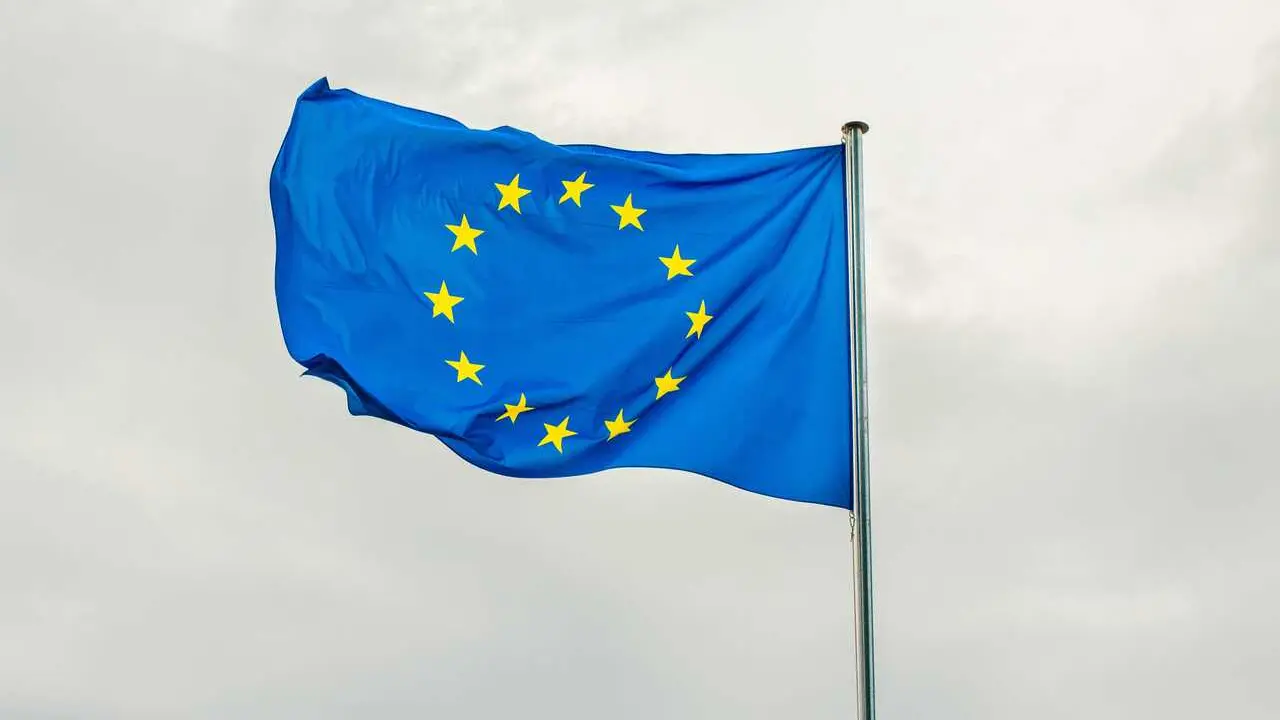 Archivo - Bandera de la Uni&oacute;n Europea.