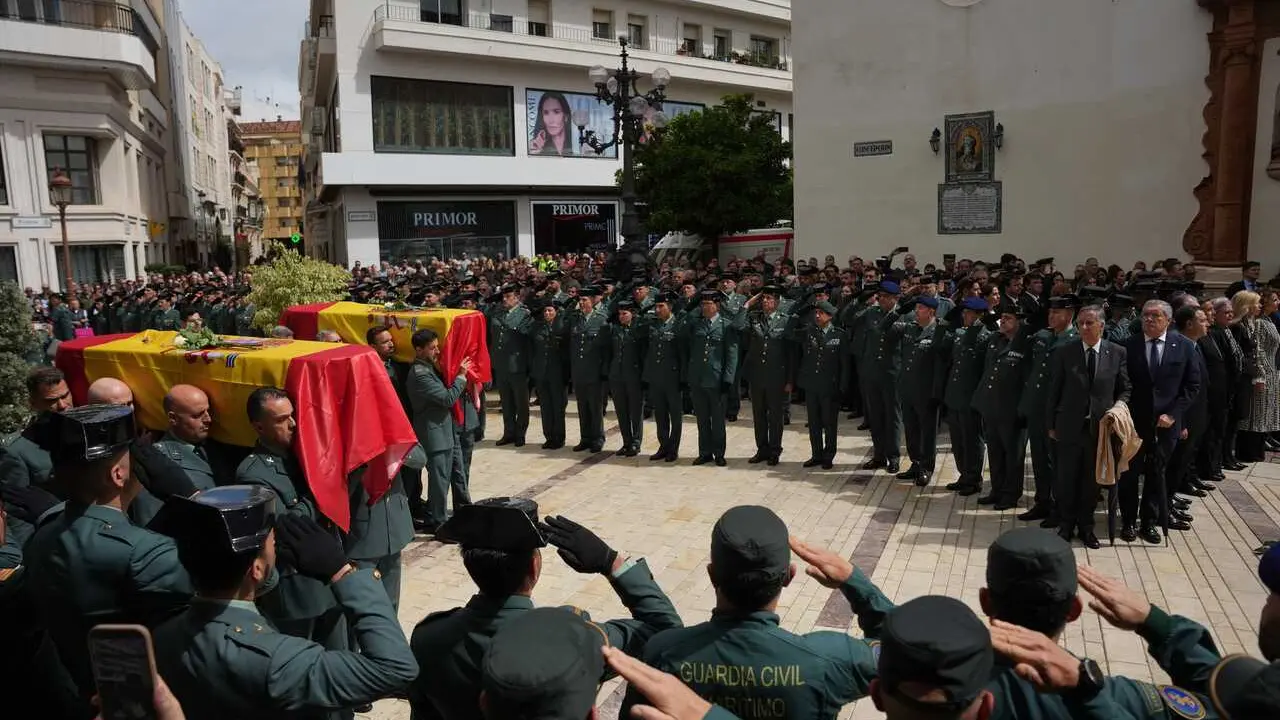 Funeral en Huelva de los dos Guardia Civiles fallecidos en acto de servicio este viernes mientras persegu&iacute;an una narcolancha en las costas onubenses.