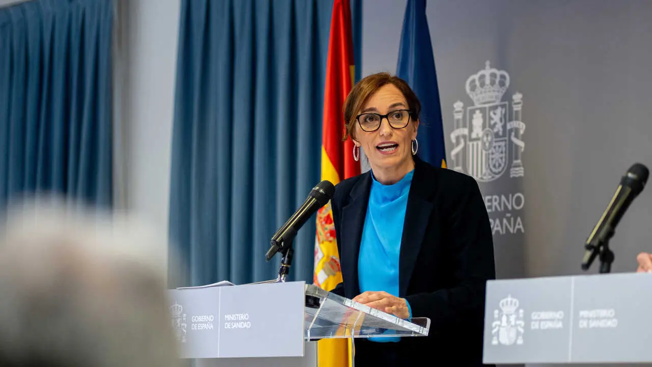 La ministra de Sanidad, M&oacute;nica Garc&iacute;a, durante una rueda de prensa, en la sede del Ministerio de Sanidad, a 9 de mayo de 2026, en Madrid (Espa&ntilde;a). Garc&iacute;a y Grande-Marlaska comparecen para informar sobre el barco &lsquo;MV Hondius&rsquo; y el brote de hantavirus.