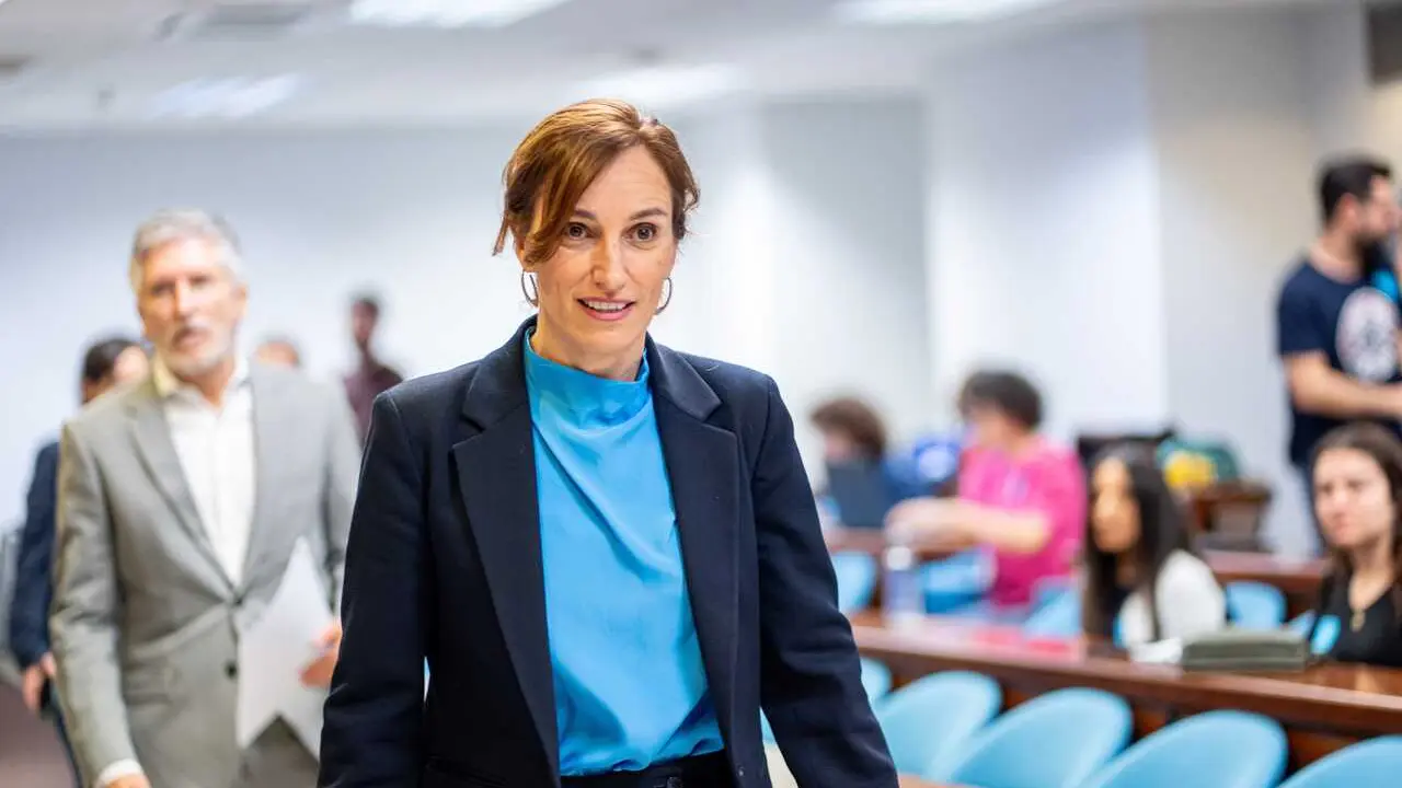 La ministra de Sanidad, M&oacute;nica Garc&iacute;a, durante una rueda de prensa, en la sede del Ministerio de Sanidad, a 9 de mayo de 2026, en Madrid (Espa&ntilde;a). Garc&iacute;a y Grande-Marlaska comparecen para informar sobre el barco &lsquo;MV Hondius&rsquo; y el brote de hantavirus.