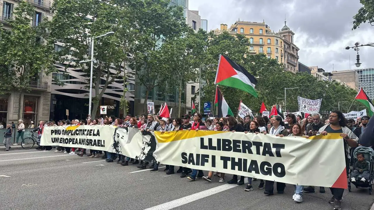 Manifestaci&oacute;n en Barcelona para pedir la liberaci&oacute;n de los activistas de la Global Sumud Flotilla