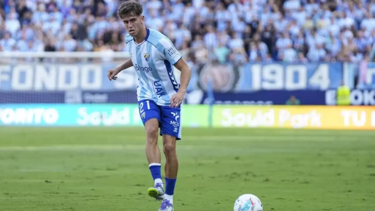 Adri&aacute;n Ni&ntilde;o ante el Sporting