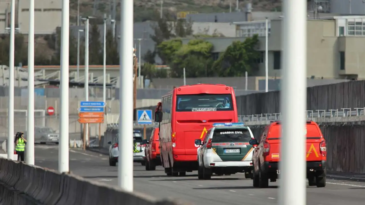 Traslado de los espa&ntilde;oles del crucero MV Hondius hasta el Aeropuerto de Tenerife Sur