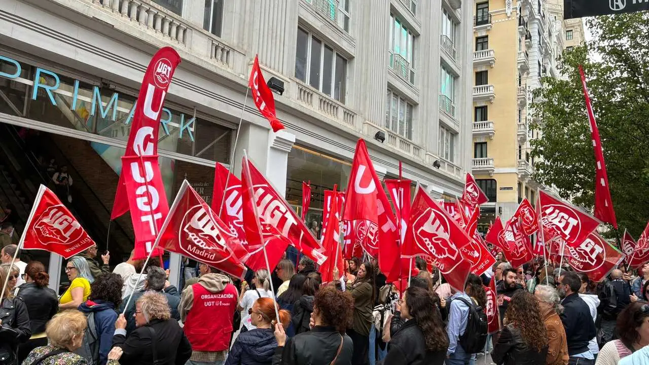 Convocatoria de trabajadores del textil en contra del convenio de ARTE