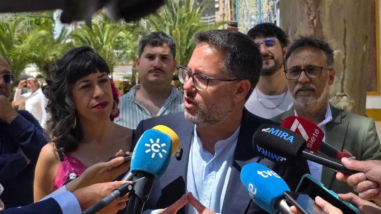 El portavoz y candidato de Adelante Andaluc&iacute;a a la Presidencia de la Junta, Jos&eacute; Ignacio Garc&iacute;a, en una atenci&oacute;n a los medios de comunicaci&oacute;n.