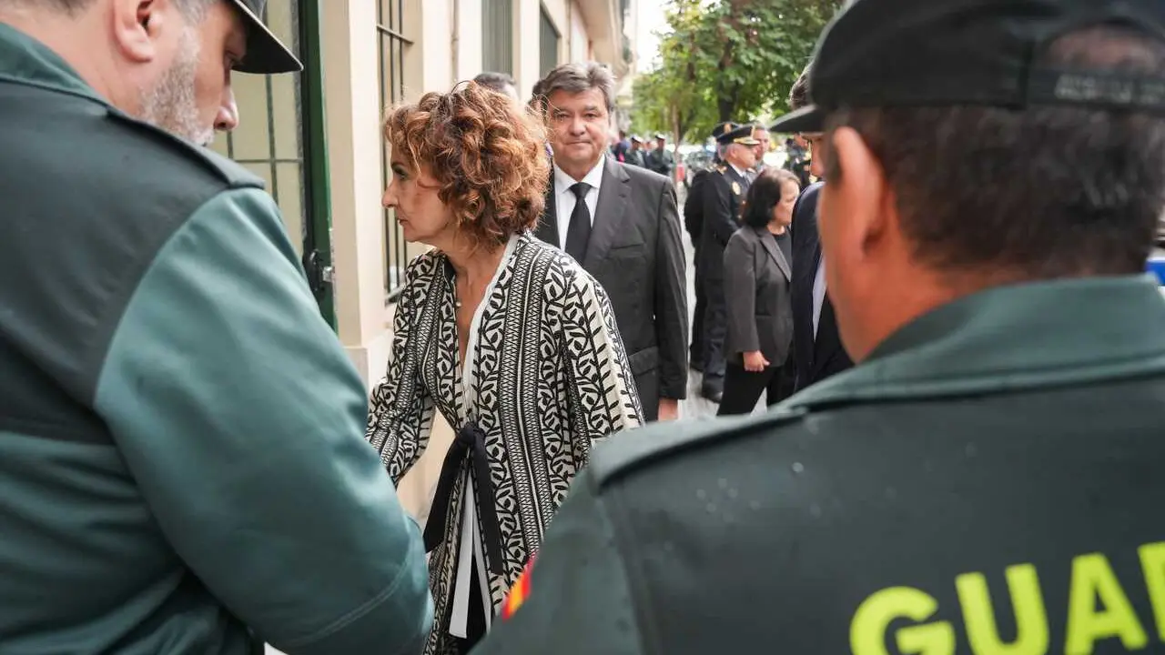 Im&aacute;genes de la capilla ardiente de los dos Guardia Civiles fallecidos en acto de servicio este pasado mi&eacute;rcoles 8 de mayo, mientras persegu&iacute;an a una narcolancha por la costa de Huelva. A 9 de mayo de 2026, en Huelva. El velatorio, instalado en la Comandan