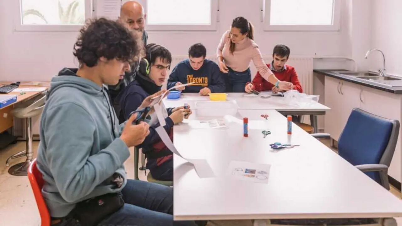 Archivo - Alumnos con trastorno del espectro del autismo (TEA)