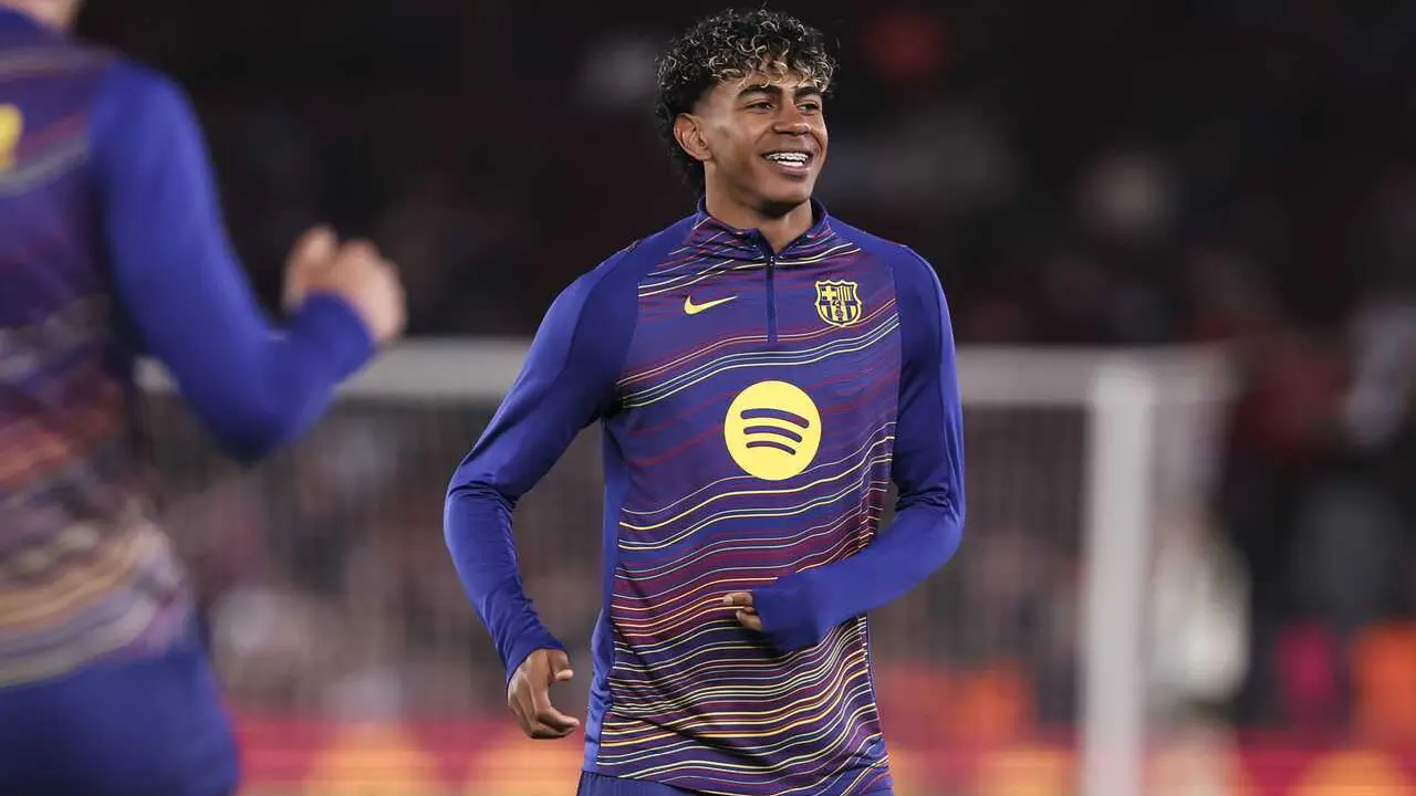 Lamine Yamal of FC Barcelonaen un entrenamiento. 