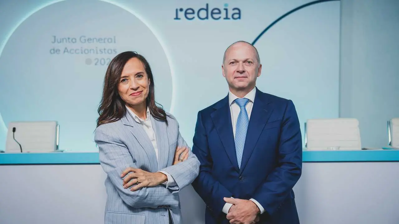 La presidenta de Redeia, Beatriz Corredor, y su consejero delegado, Roberto Garc&iacute;a-Merino
