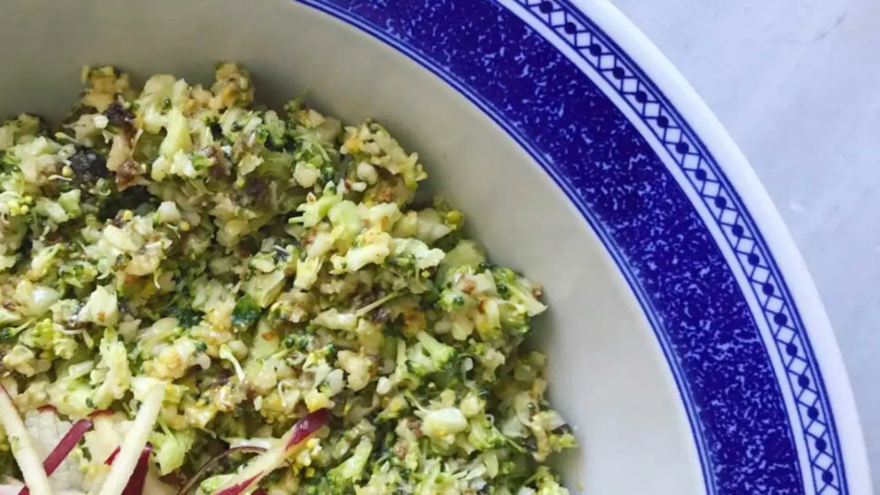 Ensalada de br&oacute;coli y almendras