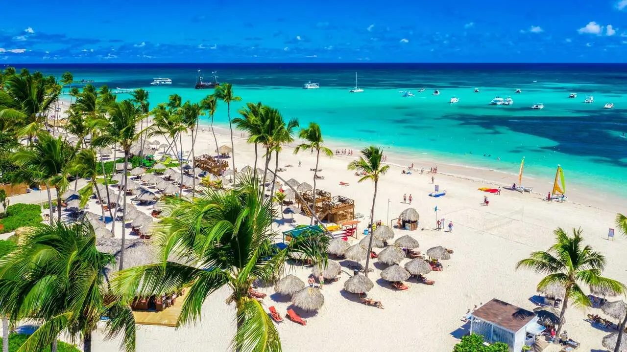 Archivo - Playa en Punta Cana (Rep&uacute;blica Dominicana).