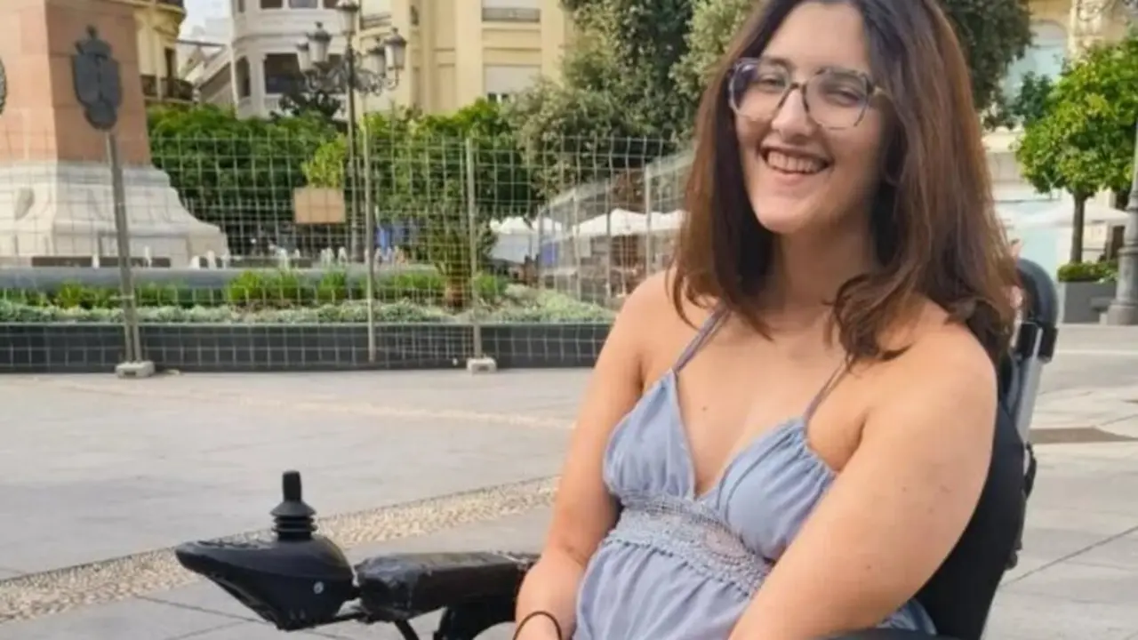 Paula, la chica diagnosticada con Ataxia, muestra su d&iacute;a a d&iacute;a en redes