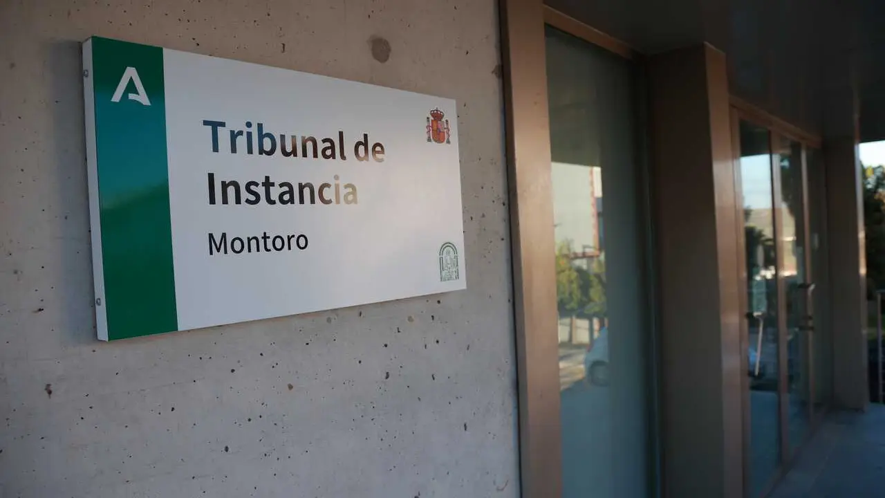 Archivo - Imagen de la fachada del juzgado de Montoro (C&oacute;rdoba) que asume la investigaci&oacute;n de la causa del accidente ferroviario ocurrido en la localidad cordobesa de Adamuz.