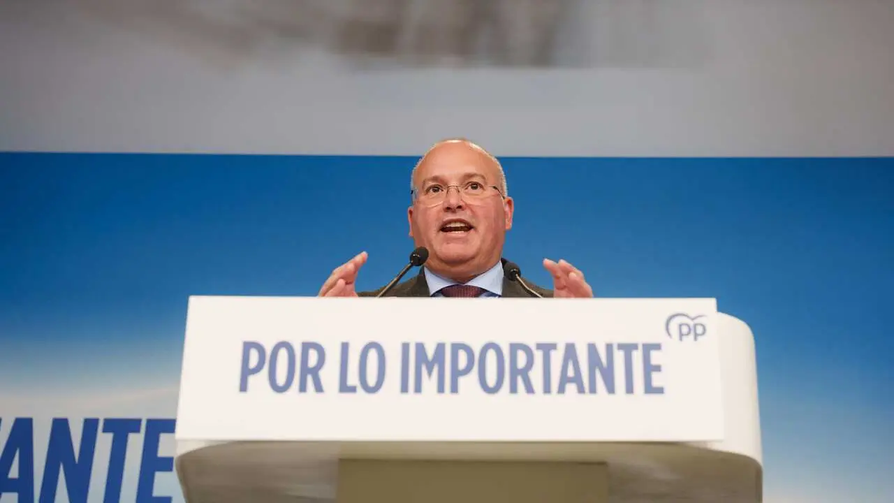 El secretario general del Partido Popular, Miguel Tellado, durante la rueda de prensa posterior al Comit&eacute; de Direcci&oacute;n del PP, a 20 de abril de 2026, en Madrid (Espa&ntilde;a).