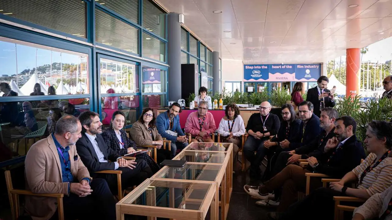 El ministro de Cultura se ha reunido esta ma&ntilde;ana con profesionales del sector audiovisual espa&ntilde;ol que participan en el mercado Cinematogr&aacute;fico &lsquo;March&eacute; du Film&rsquo;.