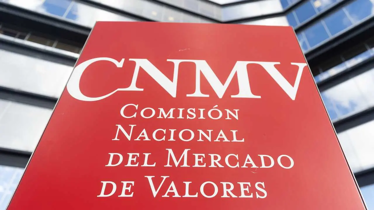Archivo - Exterior de la sede de la Comisi&oacute;n Nacional del Mercado de Valores (CNMV).