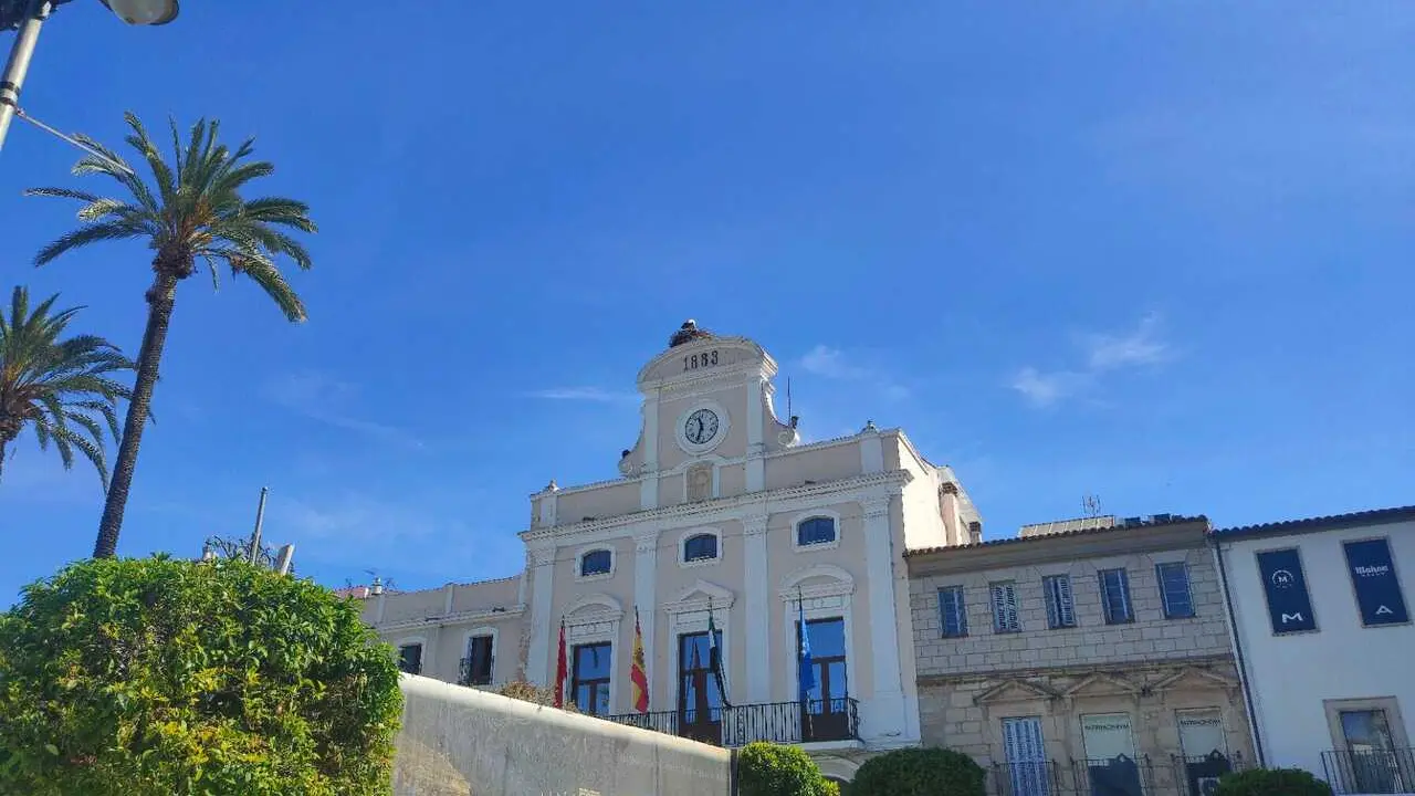 Archivo - Cielo soleado 