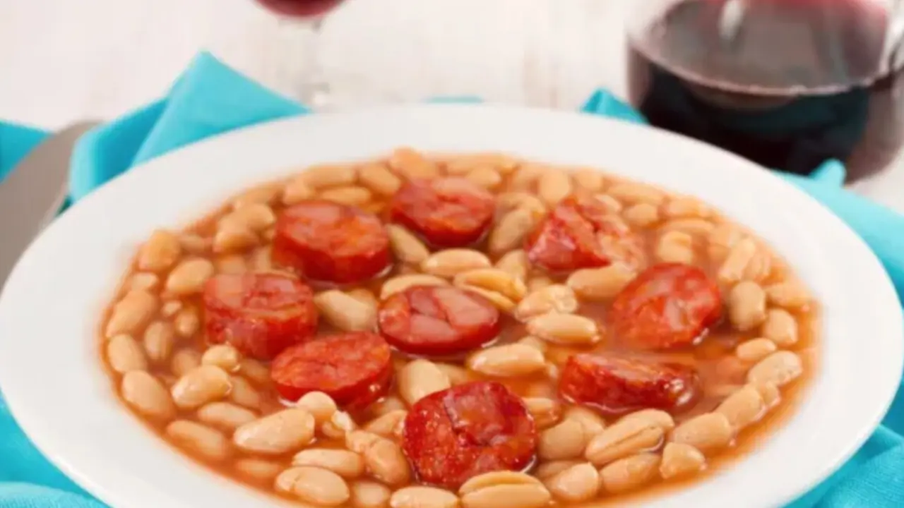 Receta de Alubias con chorizo de bote